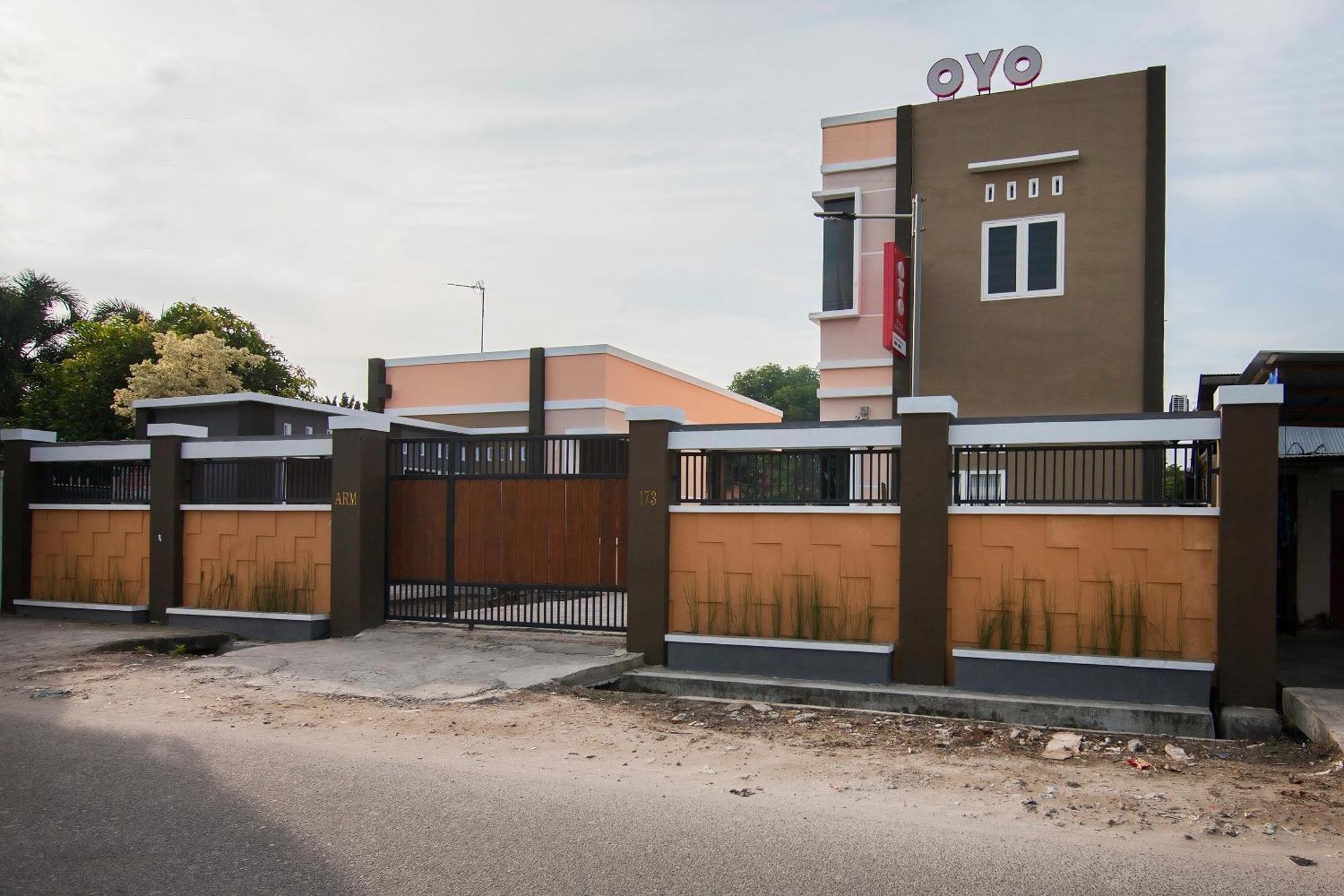 Oyo 725 My Arm Home & Stay Medan Exterior foto